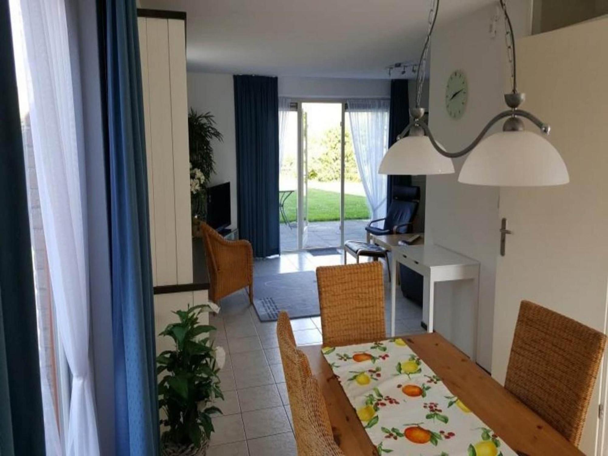 Vakantiehuis Comfy With Terrace